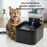 Fontaine à eau automatique pour chat Happy Animalia, capacité de 2,4 L, avec capteur intelligent et autonomie de 7 jours. Favorise l'hydratation.