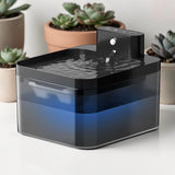 Happy Animalia automatic pet water fountain, 2.2L capacity, smart sensor, 7-day autonomy, promotes hydration for cats and small dogs.